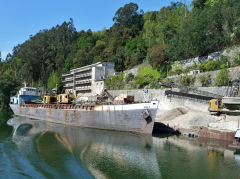 
'Ariex P-103-AL' on the River Douro, April 2012